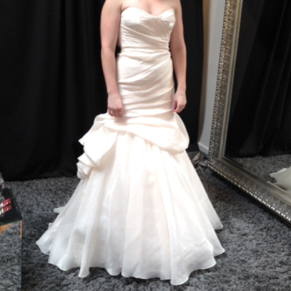 Monique Lhuillier Peony wedding Dress